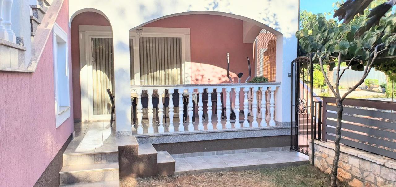 Apartmani Radmila Nova Vas  Exteriér fotografie