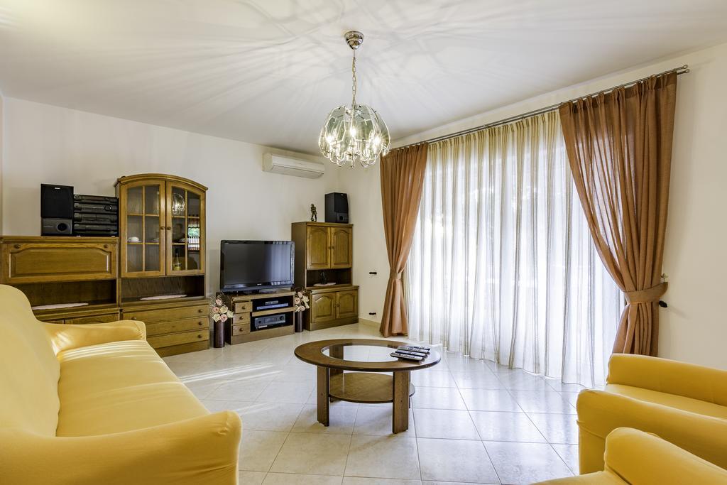 Apartmani Radmila Nova Vas  Exteriér fotografie